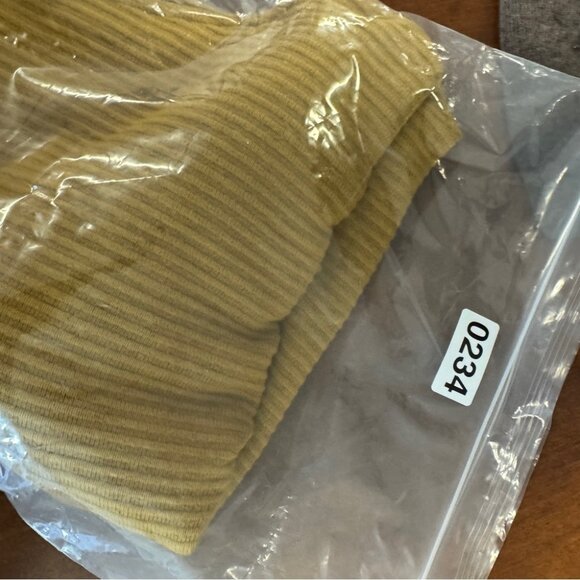 Rebecca King Mustard Ruffle Sleeve Ribbed Sweater Top Made in Canada Size XL - Picture 16 of 16